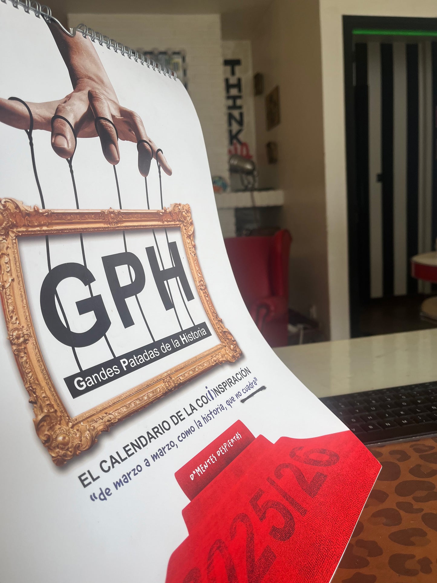 Calendario de pared GPH 2025/2026 – Grandes Patadas de la Historia (Incluye versión digital)